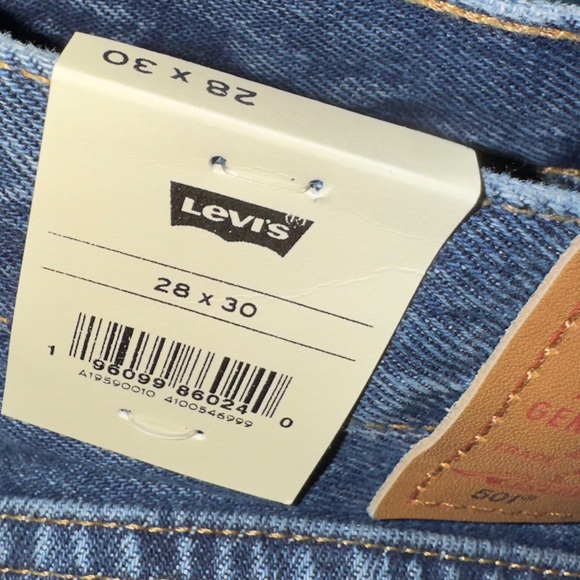 Levi's® Premium 501® ‘90S Women’s Jeans in Fever Pitch - Medium Wash - Picture 7 of 14